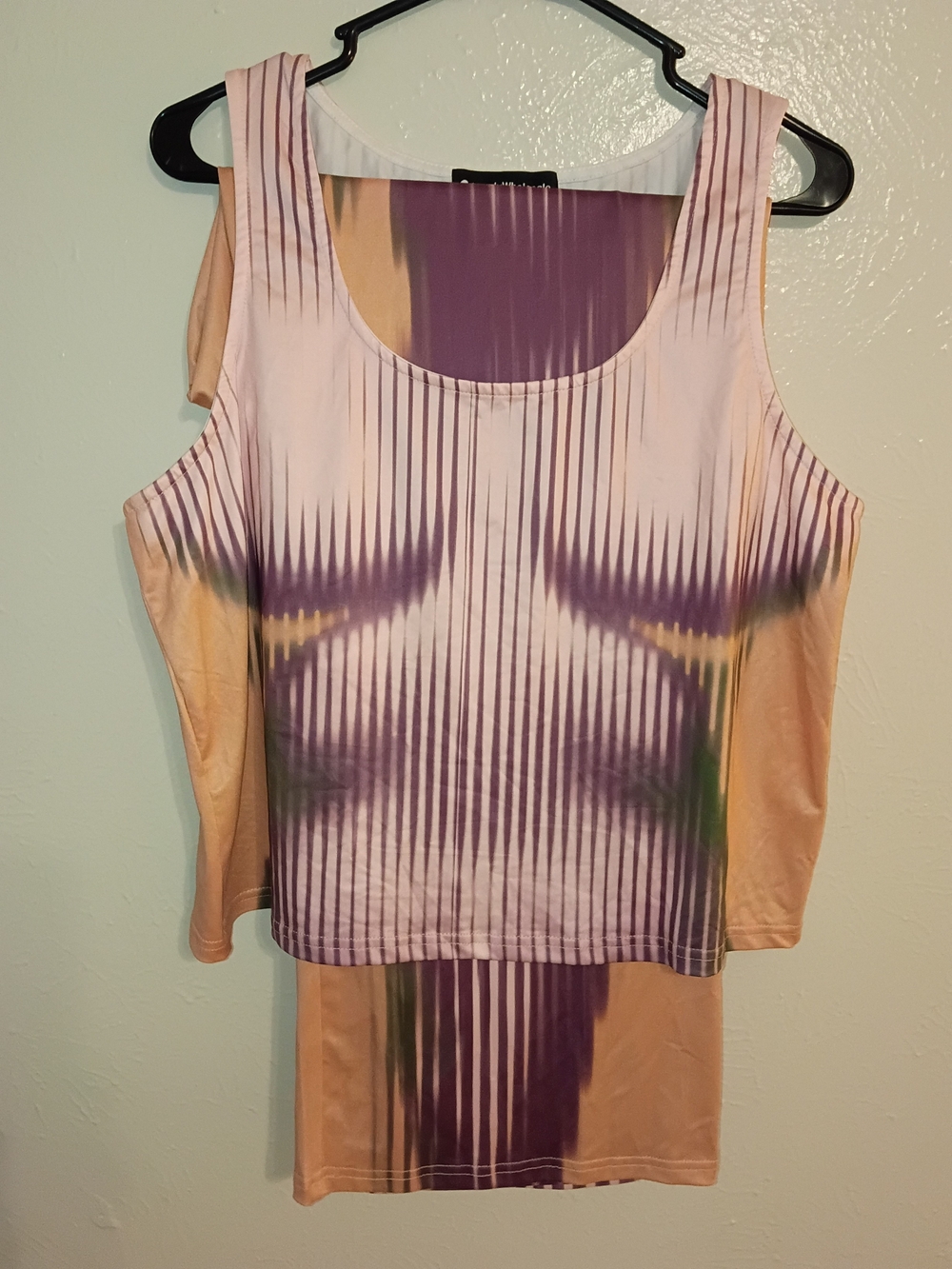 Women’s Sleeveless Ombre Tank Top in Purple and Peach